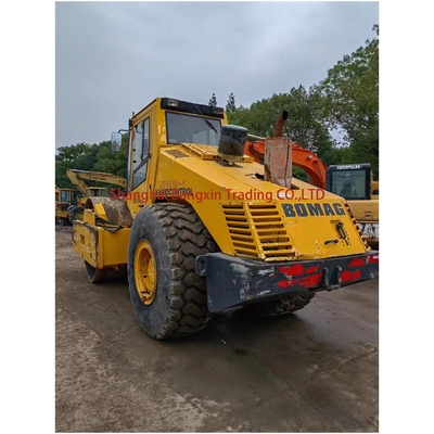 20톤 BOMAG BW 217D-2 로드 롤러, 30%의 등급 능력과 2010년에 독일에서 제작