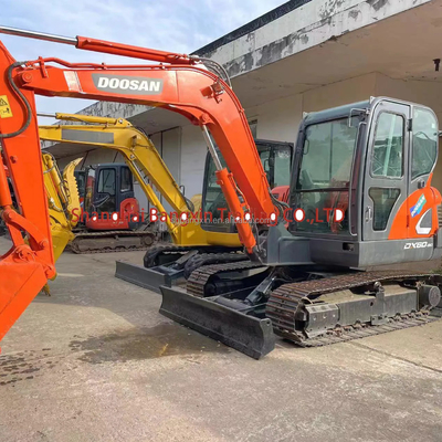 강력한 전력과 수압 안정성을 가진 중고 Doosan DX60 발굴기 최고의 거래를 얻으십시오