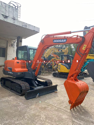 강력한 전력과 수압 안정성을 가진 중고 Doosan DX60 발굴기 최고의 거래를 얻으십시오