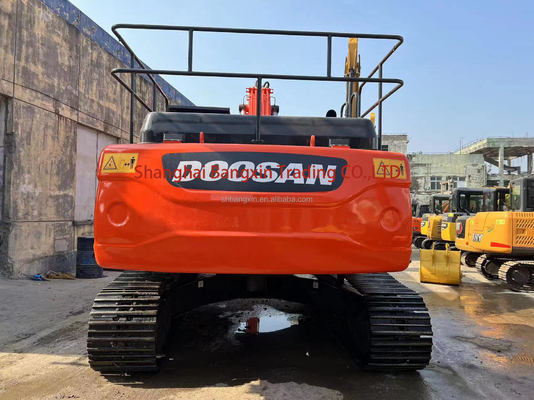 첨단 기술과 강력한 성능을 가진 사용 된 Doosan DX300LC-9C 발굴기