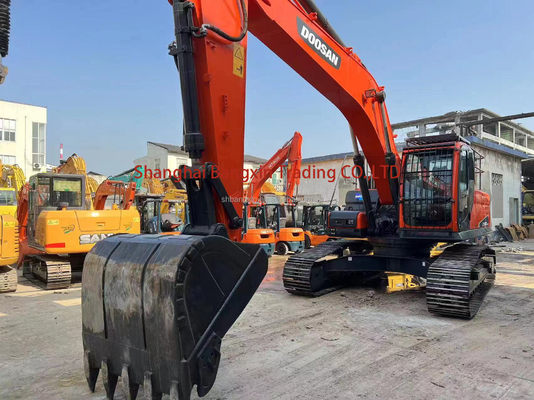 첨단 기술과 강력한 성능을 가진 사용 된 Doosan DX300LC-9C 발굴기