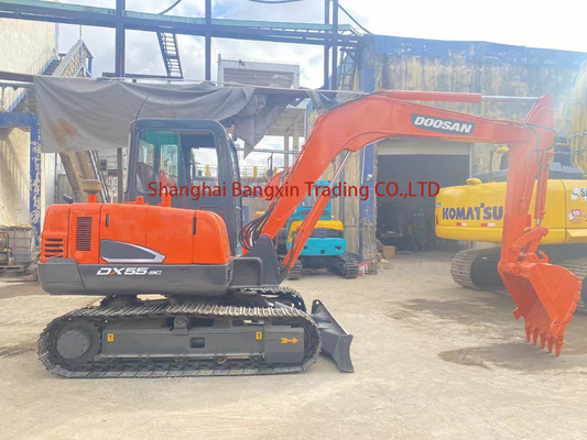 중고용 Doosan DH55 발굴기 강력한 힘과 높은 수압 효율