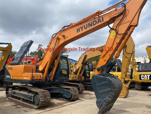 엔지니어링 건설 사용 된 현대 R220-9S Excavator 22 톤 커민스 엔진