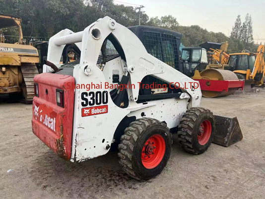 미니 스키드 스티어 로더 Bobcat S300 원형 수압 밸브 부드럽고 정확한 작업을 위해