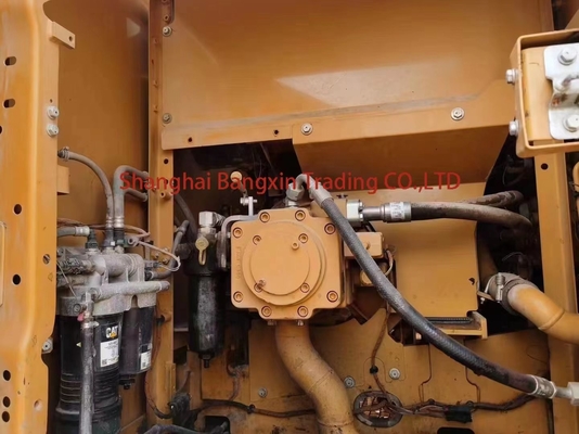 좋은 상태 사용 된 발굴기 Cat 323 23000 KG 기계 무게 일본