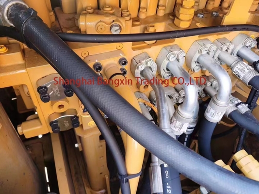 좋은 상태 사용 된 발굴기 Cat 323 23000 KG 기계 무게 일본