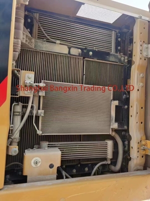 좋은 상태 사용 된 발굴기 Cat 323 23000 KG 기계 무게 일본
